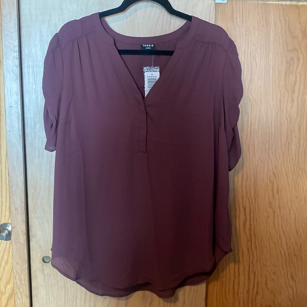 Torrid short sleeved shirt, Size 1